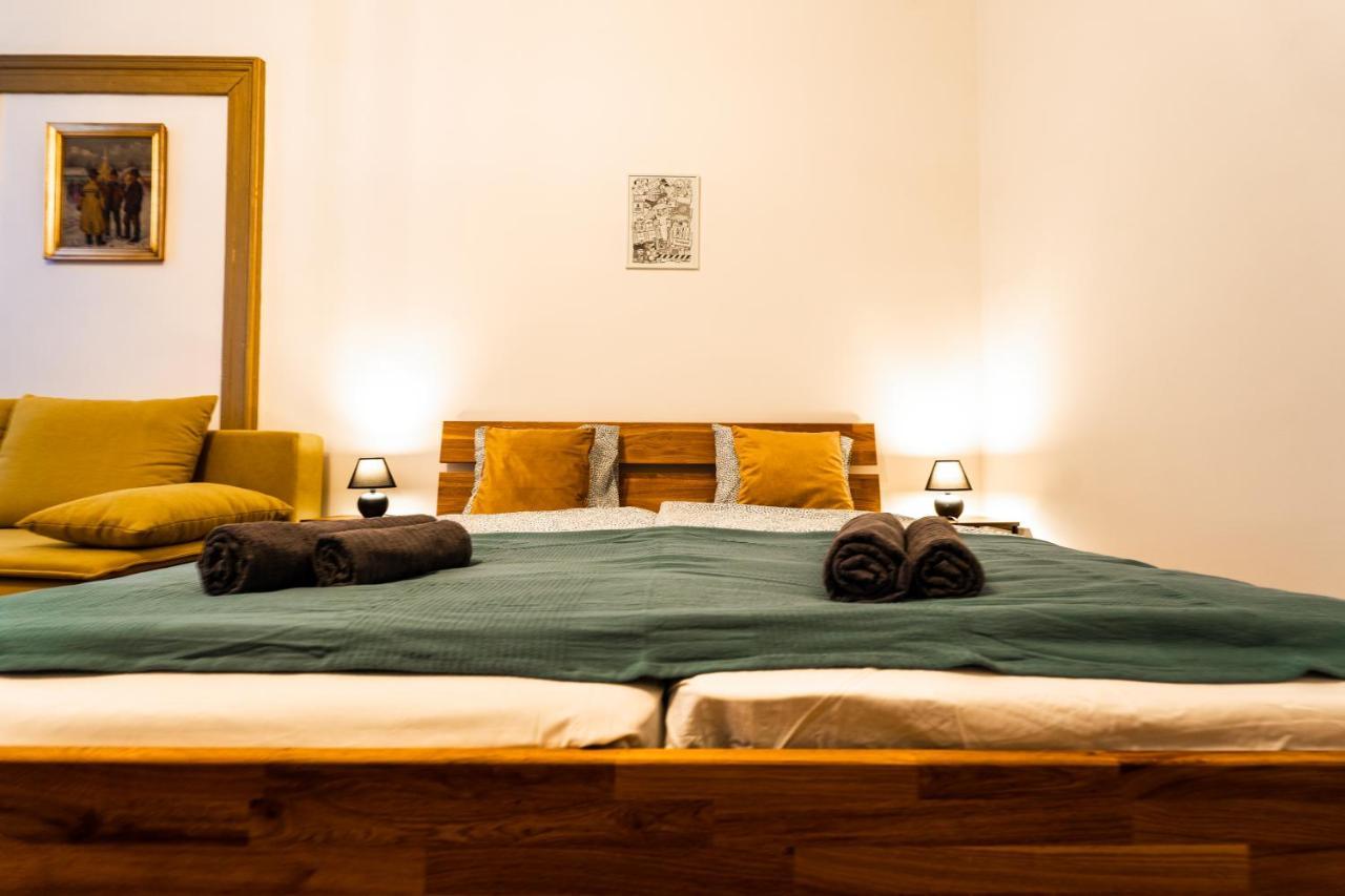 Palace Quarter Suite Будапеща Екстериор снимка